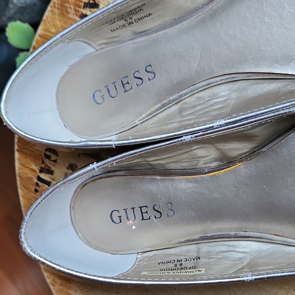 6.5M Metallic White Gold Bow Charms Guess Ballet Flats Vegan - Picture 8 of 14